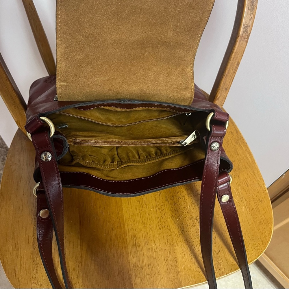 Patricia Nash Like New Burgundy Embossed Shoulder Bag - Picture 6 of 9